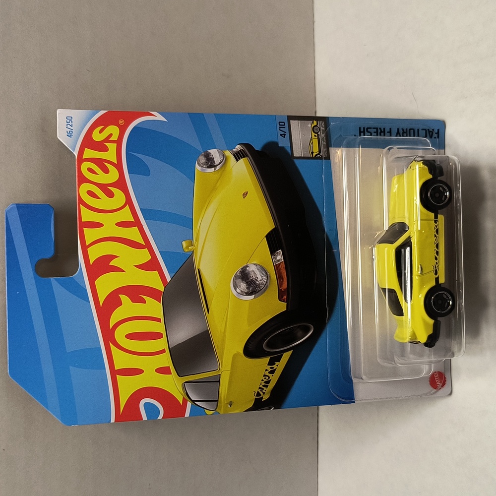 1D10 Hot Wheels Porsche 911 Carrera RS 2.7 shipping protector